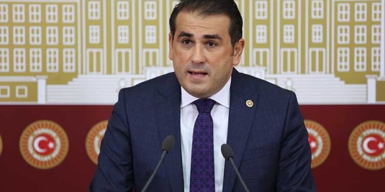 “İKTİDAR İŞSİZLİK RİSKİNİ GÖRMÜYOR”