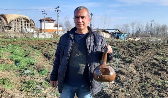 Yetiştirdiği süs kabaklarından kuşlara yuva yaptı