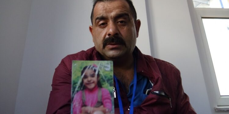 İLİK KANSERİ KIZININ TEDAVİSİ İÇİN İŞ İSTİYOR