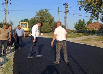 Coburlar-Çorak Köyü yolunun sıcak asfaltı tamamlandı