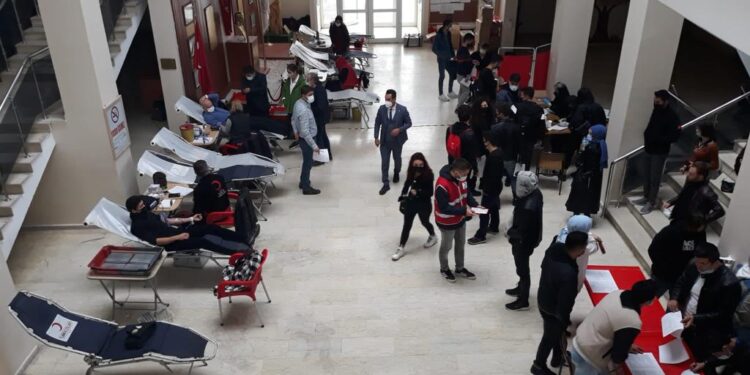 Çaycuma MYO Kampüsünde 100 ÜNİTE KAN TOPLANDI