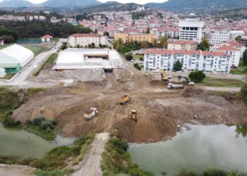 Çaycuma, yeni bir meydan daha kazanıyor