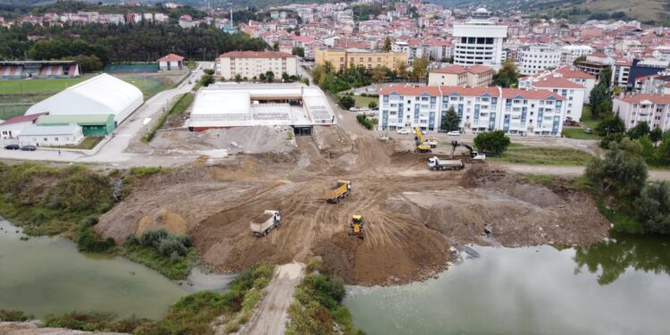 Çaycuma, yeni bir meydan daha kazanıyor