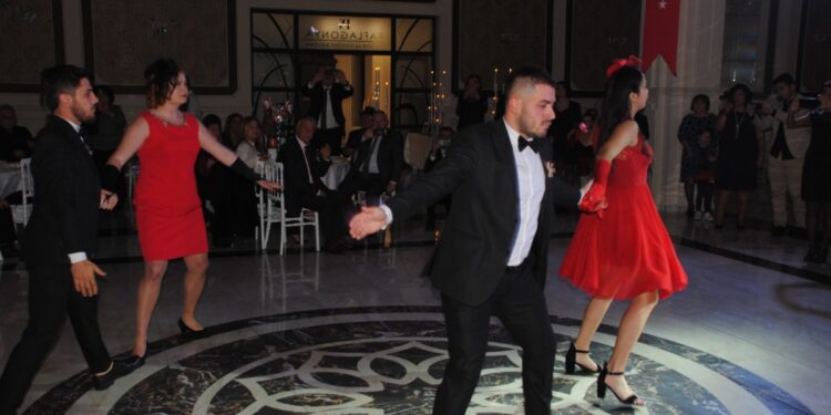 ADD’DEN  MUHTEŞEM CUMHURİYET KUTLAMASI