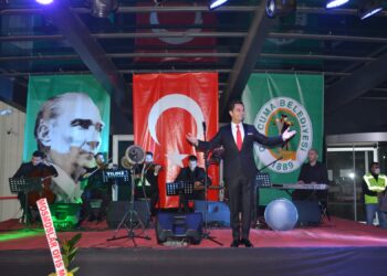 Bekir Ünlüataer Çaycumalıları coşturdu