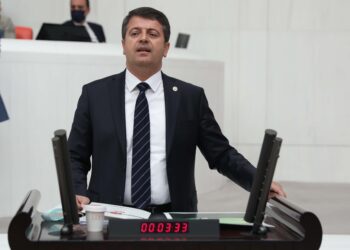 MİLLETVEKİLİ TUTDERE KAĞIT KRİZİNİ MECLİS GÜNDEMİNE TAŞIDI