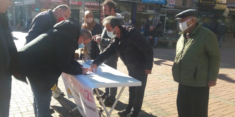 Eğitim Sen’den İmza Kampanyası: