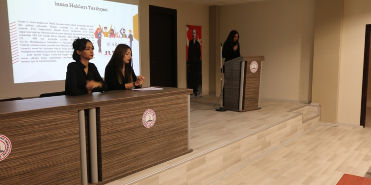 BEÜ ÇAYCUMA KAMPÜSÜNDE DÜNYA İNSAN HAKLARI KONFERANSI