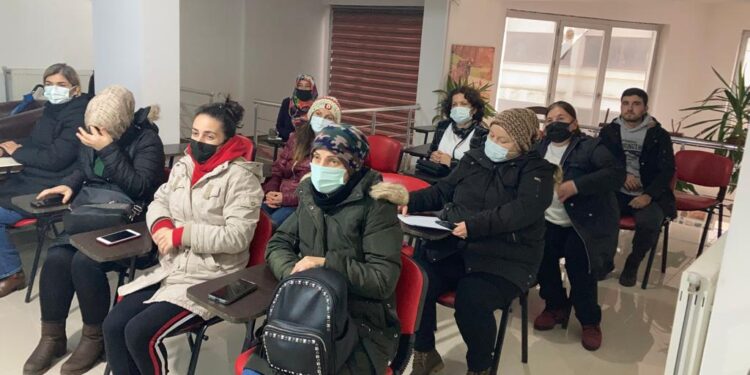 ÇAYCUMA DA ARICILIK VE MEYVECİLİK KURSU DÜZENLENDİ