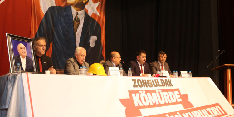 ‘KÖMÜRDE ÜRETİM DEVRİMİ KURULTAYI’ YAPILDI