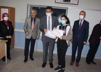 ÇAYCUMA’DA 13 BİN 800 ÖĞRENCİ KARNE ALDI