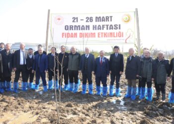 Çaycuma Kampüsünde İl Protokolünün katılımıyla fidan dikimi gerçekleştirildi