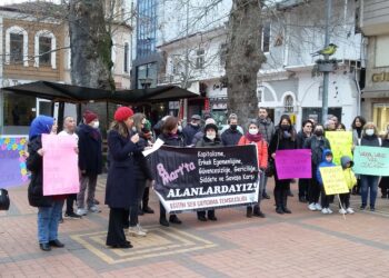 ÇAYCUMA’DA KADINLAR; YOKSULLUĞA, ŞİDDETE, SÖMÜRÜYE VE SAVAŞA KARŞI ALANDAYDI