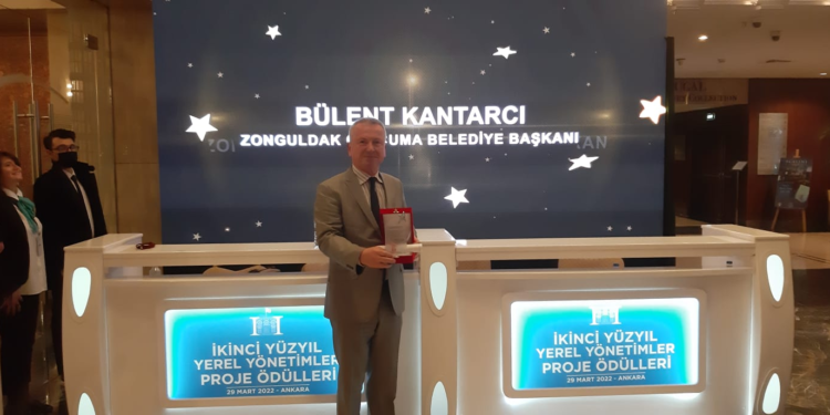 Kantarcı’ya bir ödül de 2.Yüzyıl Derneğinden