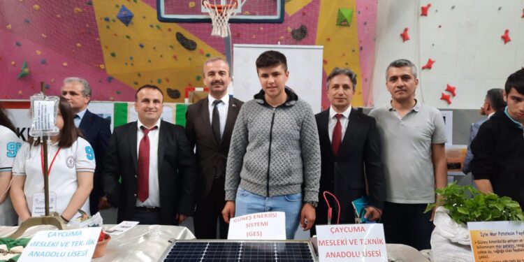 İLÇEMİZDEKİ MESLEK LİSELERİ, MESLEKİ EĞİTİM FUARINA KATILDI