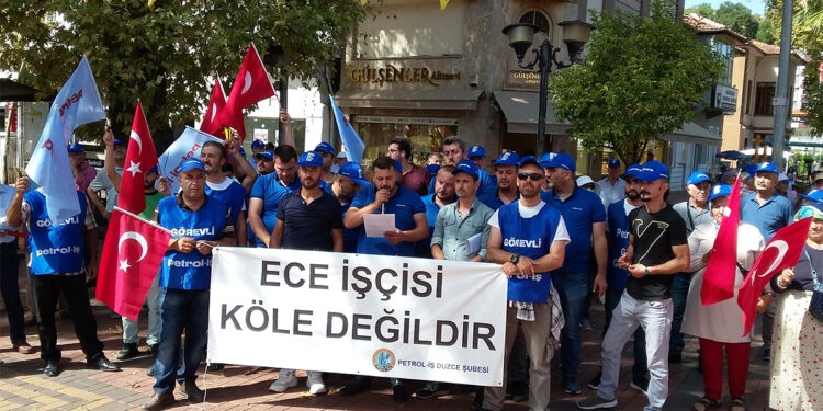 “Ece işçisi yalnız değildir, Zafer direnen emekçinin olacak”
