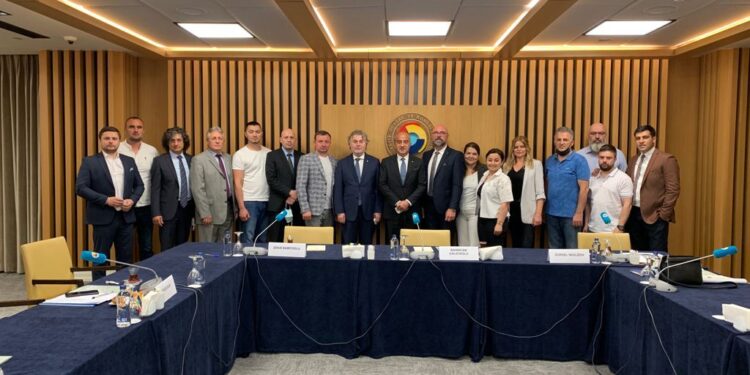 TSO BAŞKANI KAMİTOĞLU İSTANBUL’DA YABANCI YATIRIMCILARLA GÖRÜŞTÜ