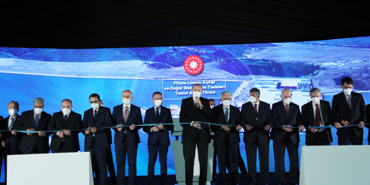 TÜRKİYE’NİN 3’ÜNCÜ EN BÜYÜK LİMANI “FİLYOS” AÇILDI