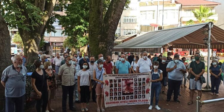 “28 Yıldır Kanayan Yaramız Sivas Katliamı’nı Unutmadık, Unutturmayacağız”