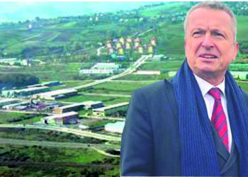 “GERİ DÖNÜLMEZ BİR YANLIŞIN EŞİĞİNDEYİZ”