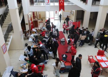 Çaycuma Kampüsünde kan bağışı kampanyasına öğrencilerden yoğun ilgi