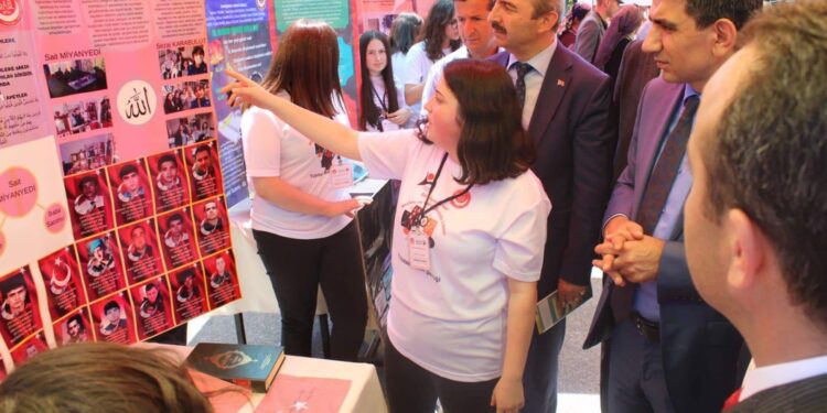 TÜBİTAK 4006 BİLİM FUARI AÇILIDI