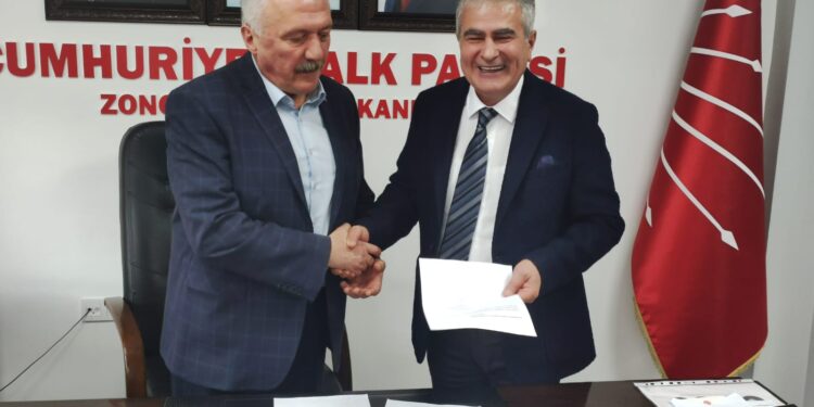 MİLLETVEKİLLİĞİ İÇİN İLÇE BAŞKANLIĞINDAN İSTİFA ETTİ